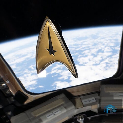 The universal language of space is... Star Trek? Mais oui.