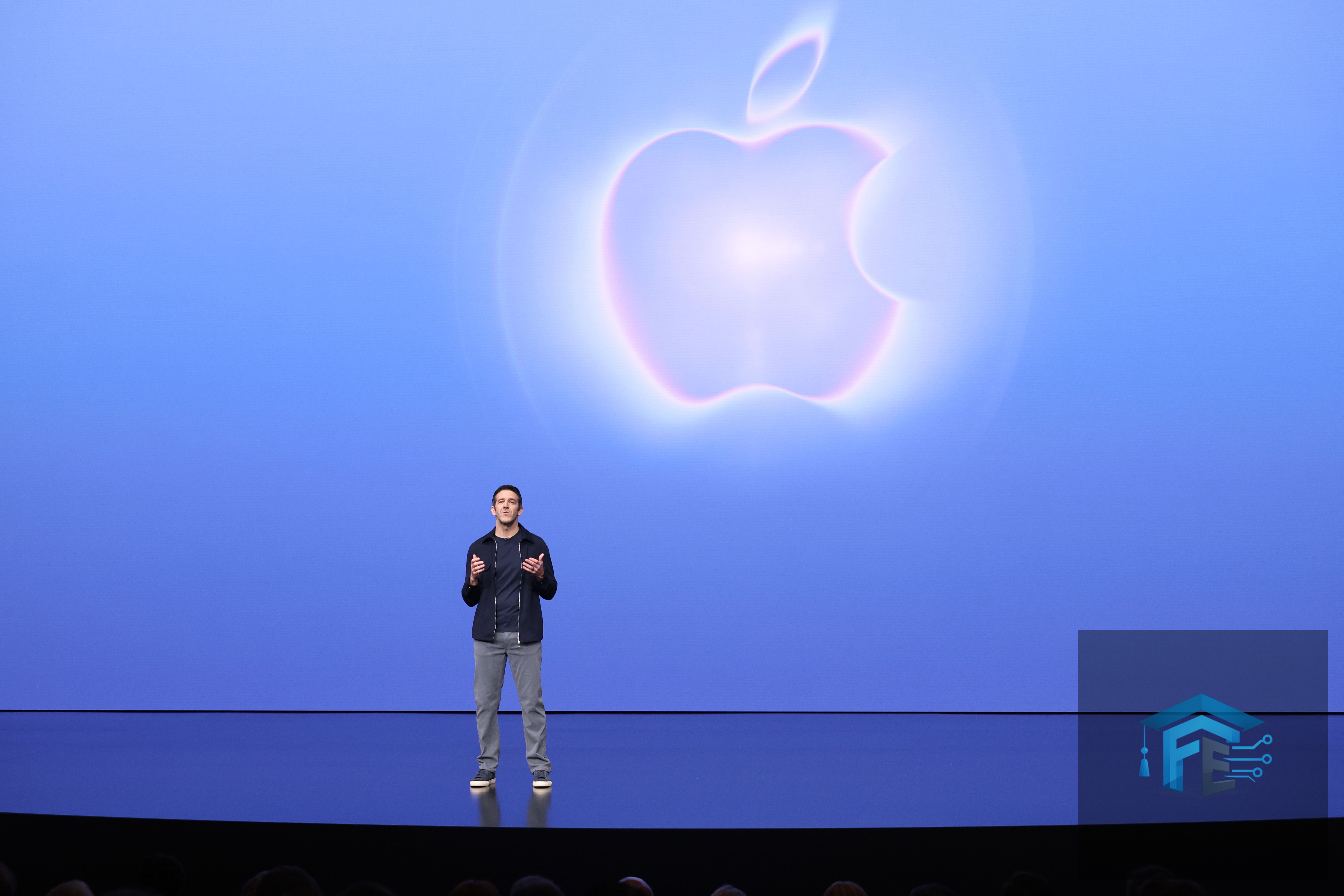 Apple Doesn't Want You to Worry About the New Apple Watch's Listening Features