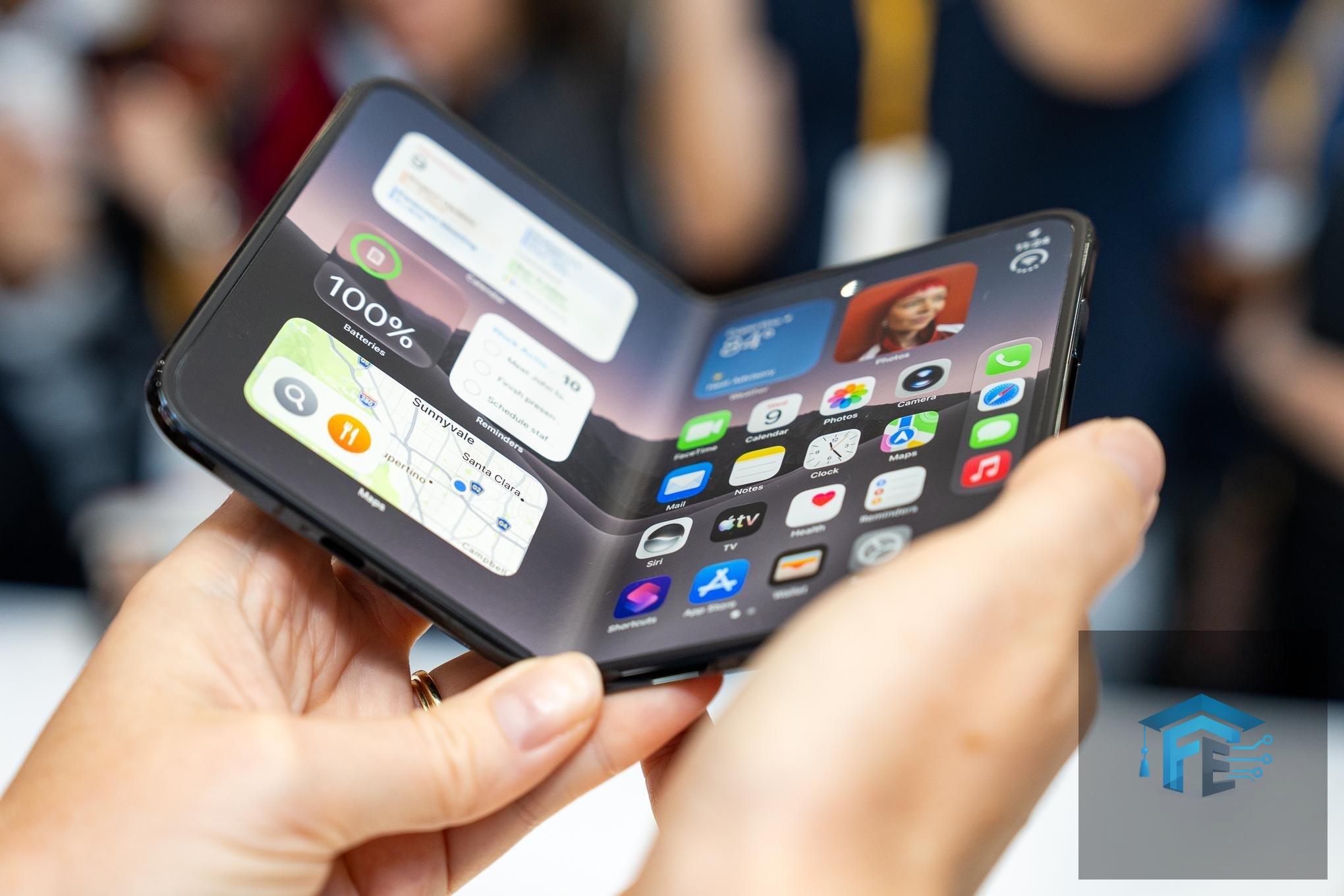 The iPhone Duo's hardware doesn't look special, but its software might be